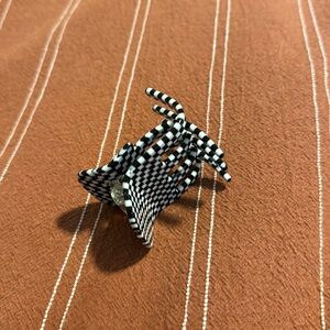 chunks checkered hair claw clip